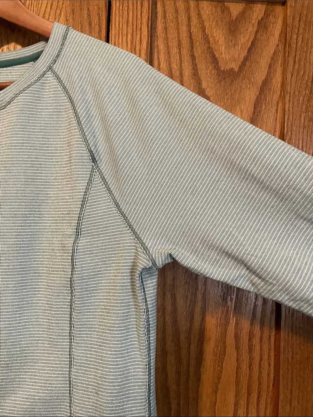 Avalanche Women's Sage Green Crewneck Long-Sleeve Sweater